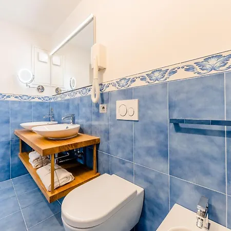 Beb Palazzo Mancini 4*