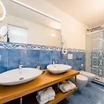 Beb Palazzo Mancini Oda ve Kahvaltı 4*