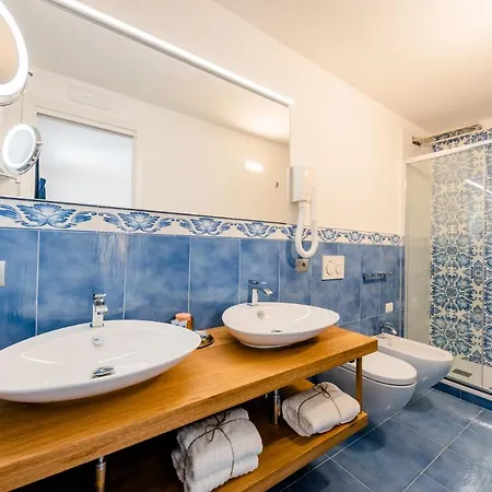 Beb Palazzo Mancini לינה וארוחת בוקר 4*